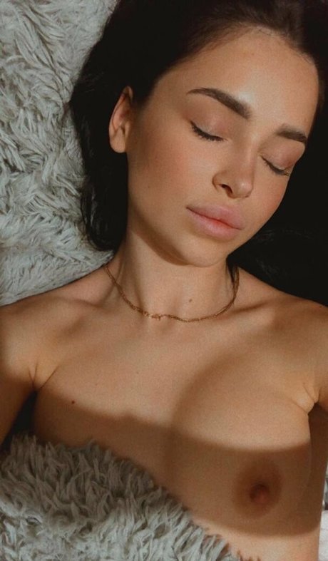 Mila Moore modèle pornographique collection