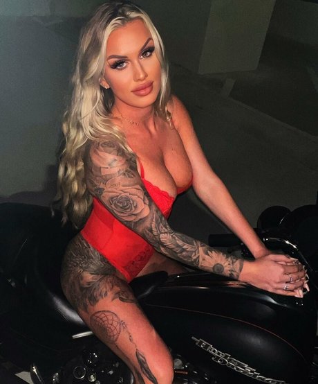 Kara C star du porno adulte photo