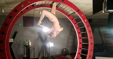 kindlyfruitbat actrice chaude galeries