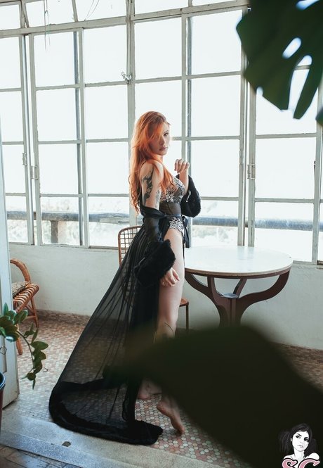 Haru SG étoile nue images