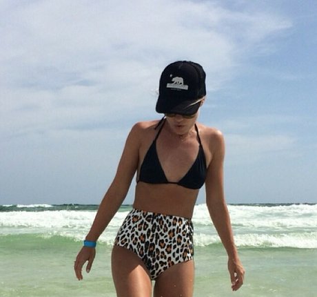 Becca Tobin star du porno nue galerie