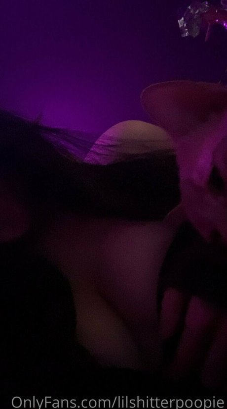 lilshitterpoopie star du porno photo