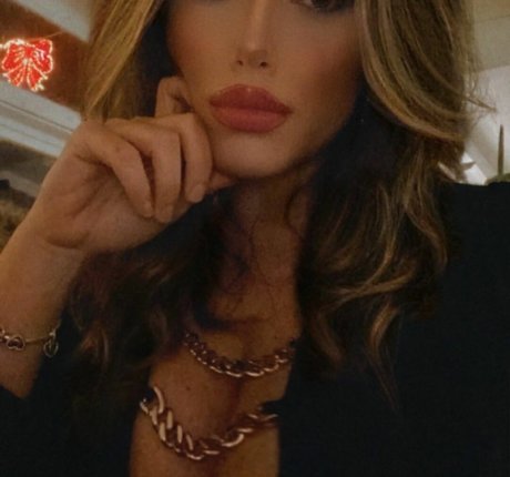 fans asiatiques de findom uniquement chaud sympa image