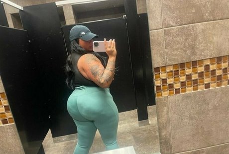 ashbovaxo modèle parfait photo