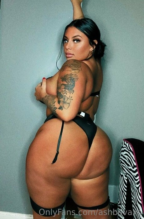 ashbovaxo art modèle image