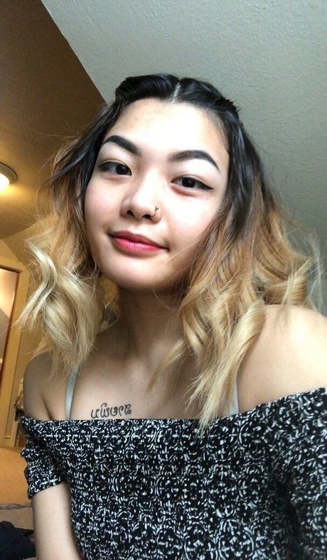 sunisa bby modèle de sexe photos