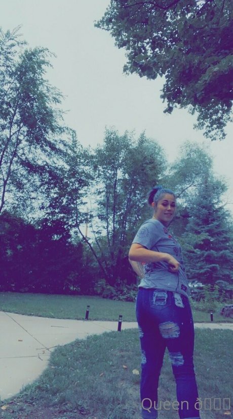 queenbitch1998 joli modèle galeries