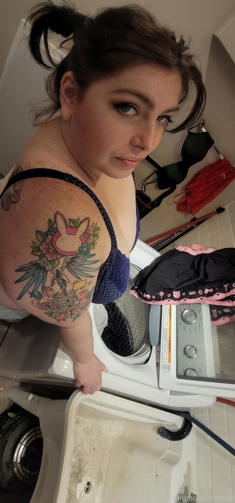 megandaw modèle de haute qualité images