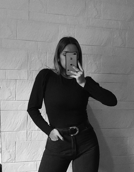 belonly star érotique img