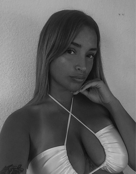 belonly actrice sexy images