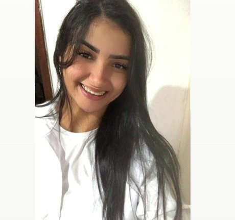 Gabriela Batista Torres modèle sympa archive