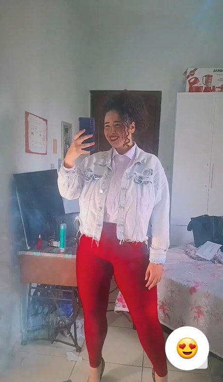 rousse au gros cul onlyfans belle érotique images