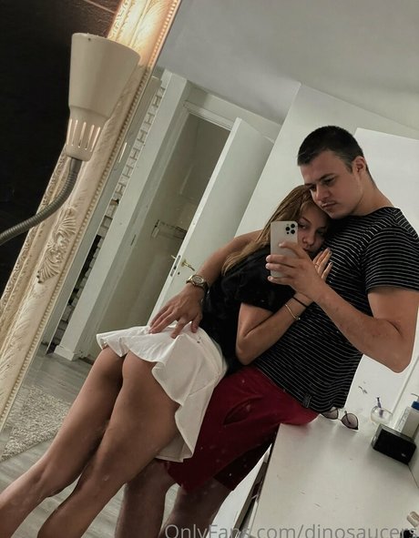 dinosaucers star du porno parfaite galeries