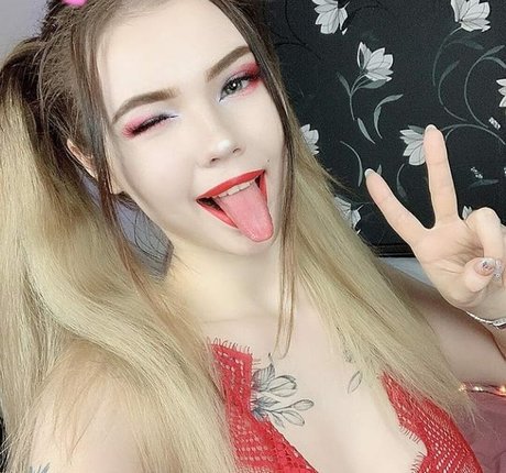 dollthifa actrice nue images