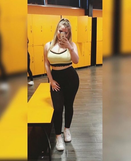 bikini ado onlyfans sexy sympa photos