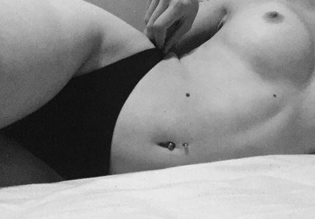 Yasmin Barnes jolie star du porno photos