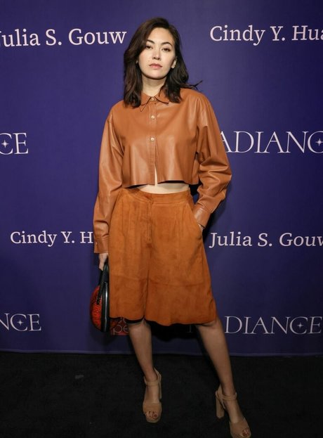 Jessica Yu Li Henwick art star du porno galerie