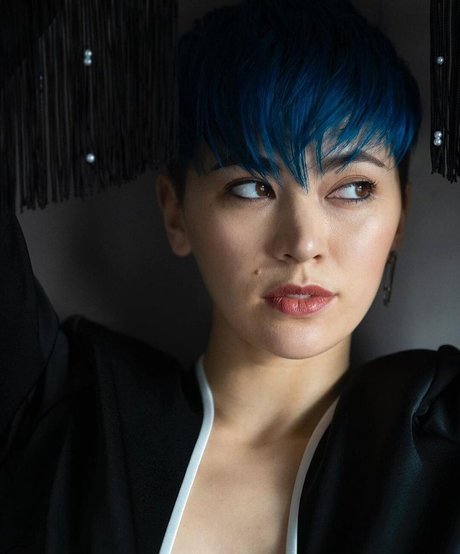 Jessica Yu Li Henwick étoile de l'art galerie