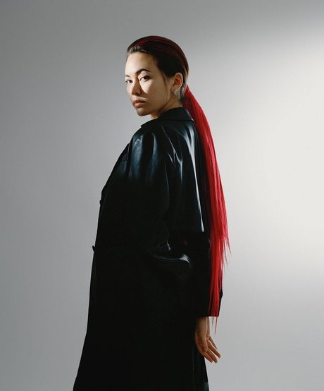 Jessica Yu Li Henwick haut étoile des photos