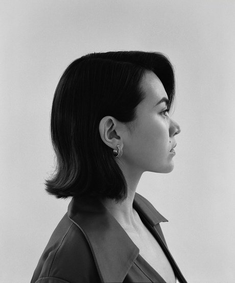 Jessica Yu Li Henwick étoile de l'art des photos