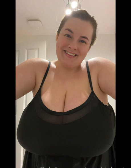 rosiebigboobs modèle joli galerie