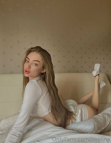 Imelina modèle nu photos