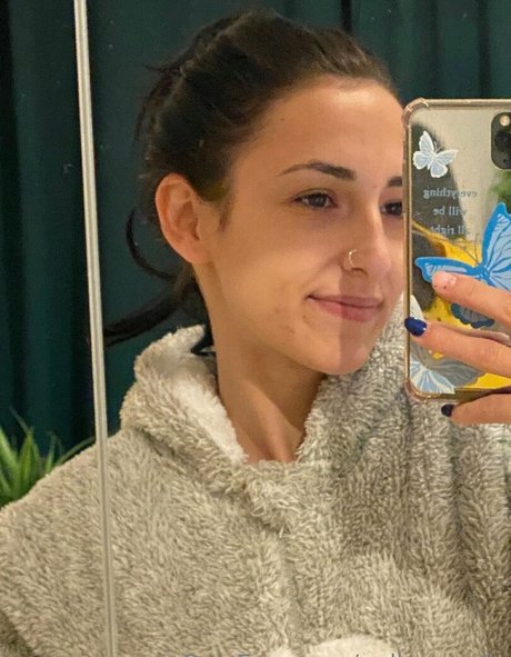 polly smalls actrice libre galerie