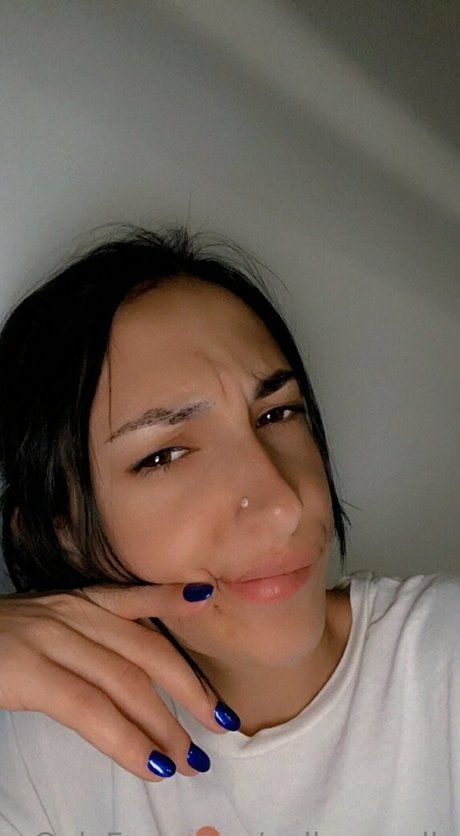 polly smalls actrice sexy images