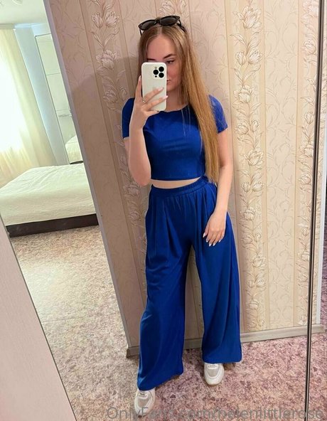 helenlittlerose star du porno adulte des photos