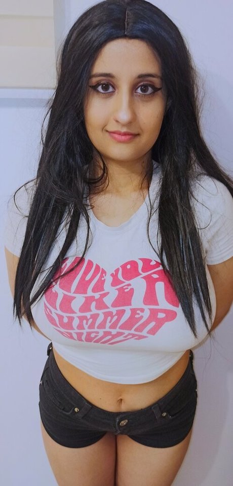 haziaharami modèle chaud des photos