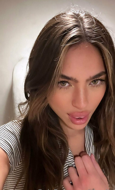 skyelia actrice xxx photo