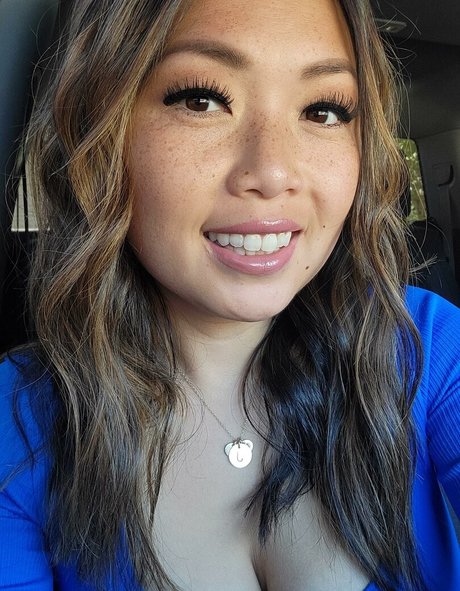 Jee Yung actrice de nus galeries