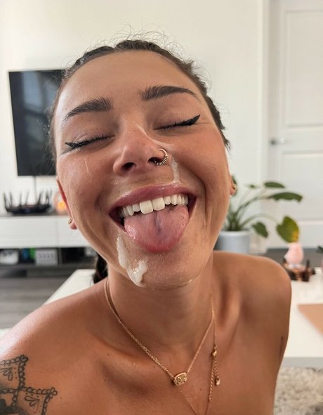 Miya Blacked modèle de sexe galeries