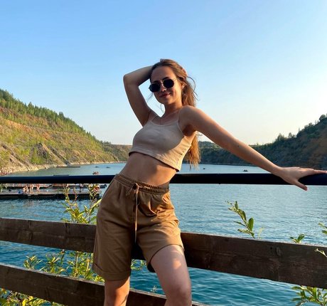 alena shuvaeva modèle chaud archive