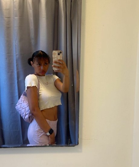 CallmeCoconasty étoile de l'art photo