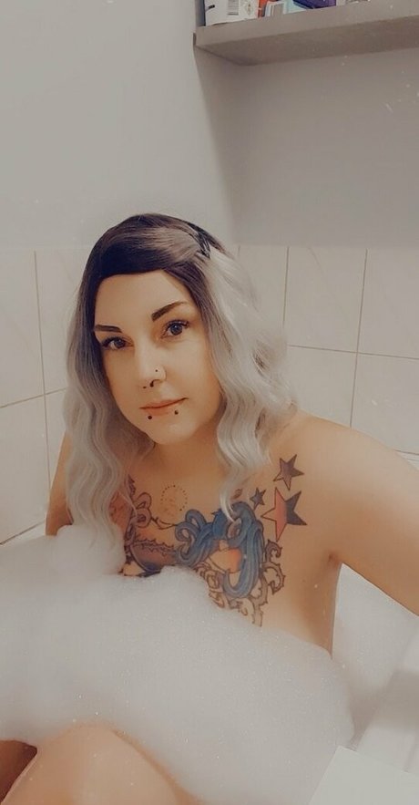 éjacule sur la langue onlyfans nu photos