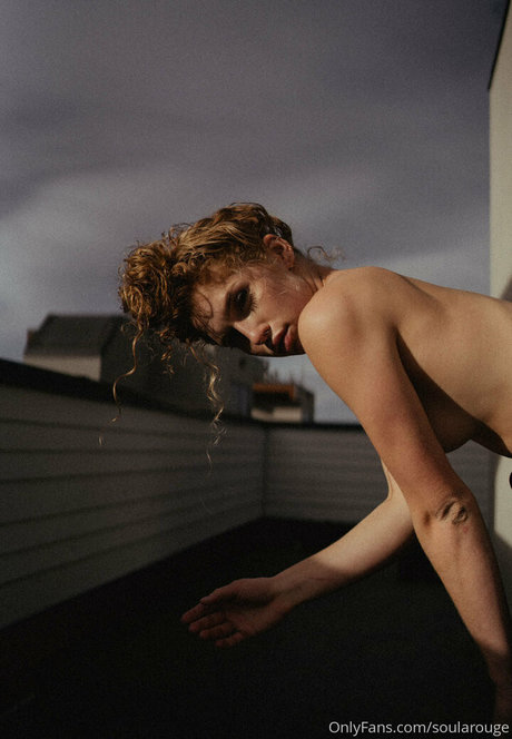 rousse aux gros seins onlyfans nu photos