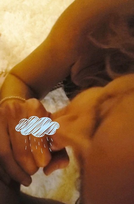 simply dylan actrice sexy galerie