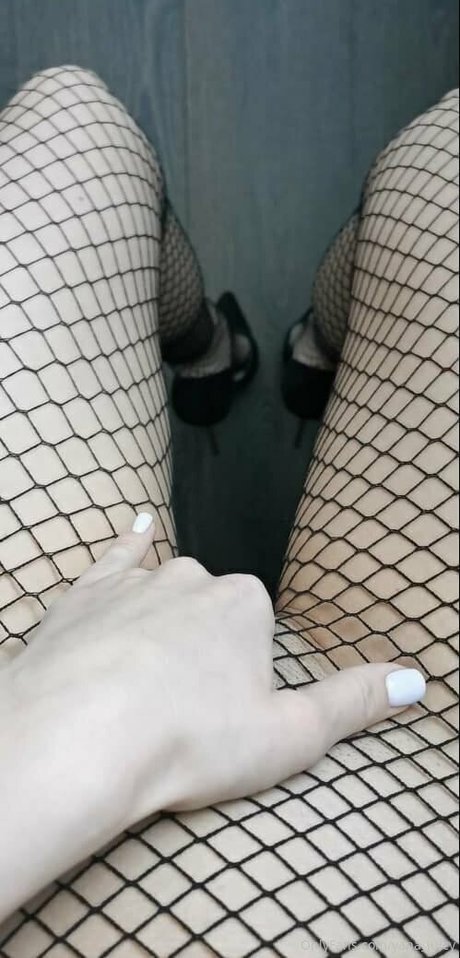 strip-tease blond uniquementfans sympa parfait photo