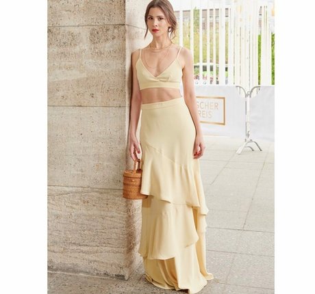 Aylin Tezel modèle xxx photo