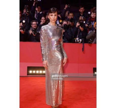 Aylin Tezel modèle meilleur archive