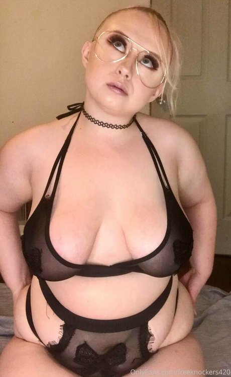 freeknockers420 mannequin photo