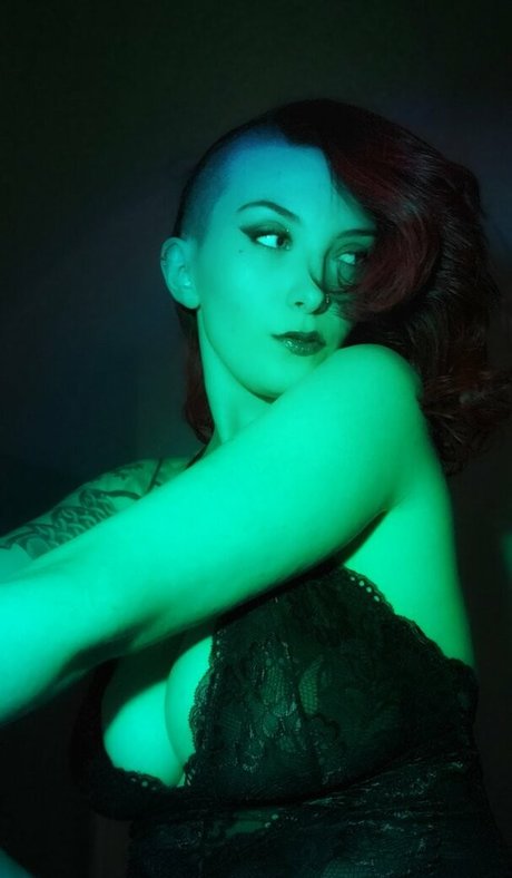 MajestyRedQueen modèle de sexe photos