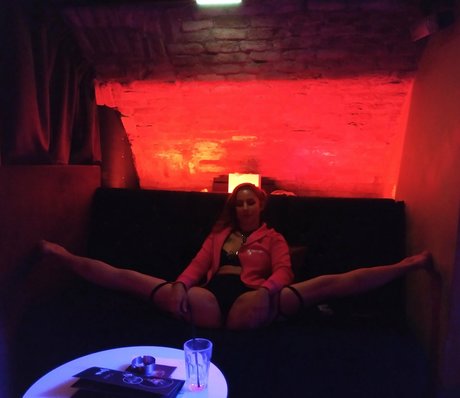 larraphoenix actrice porno img