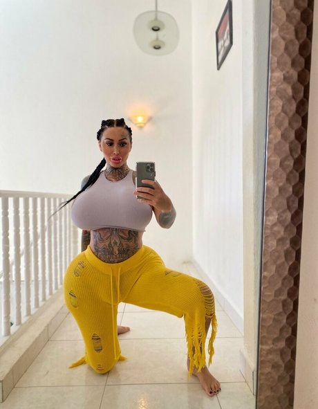 Xomarym actrice adulte images