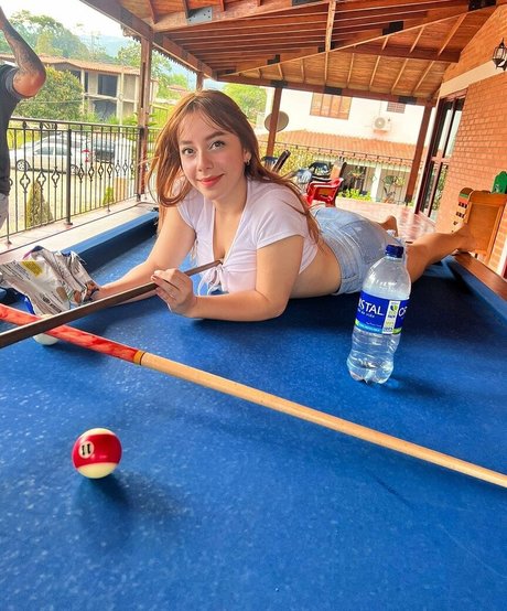 karentarazona10 95 modèle adulte galerie