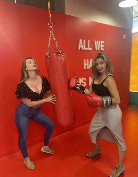 alishadrinksbeer modèle hd photo