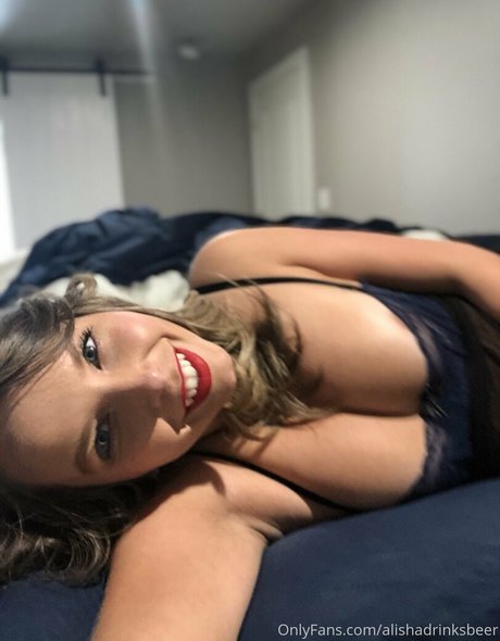 alishadrinksbeer haut modèle galeries