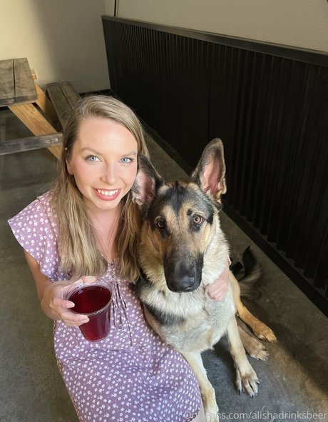 alishadrinksbeer actrice artistique archive