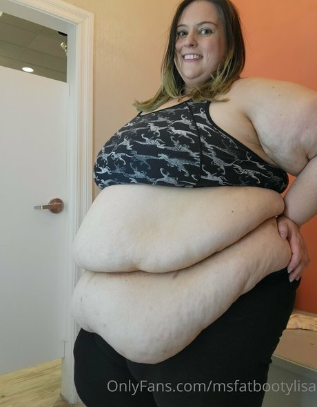 fille courbée dà côté onlyfans nus chauds photo